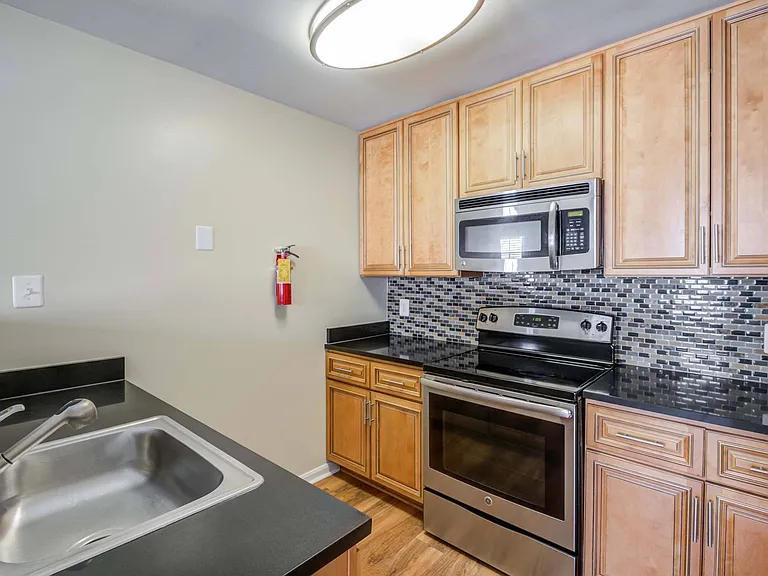 Abbotts Run Apartment Homes — Photo 3