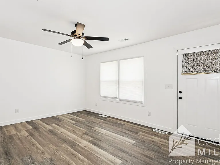 2502 S Mosley St — Photo 4