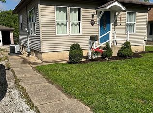 828 Freeland Ave, Hillsboro, IL 62049