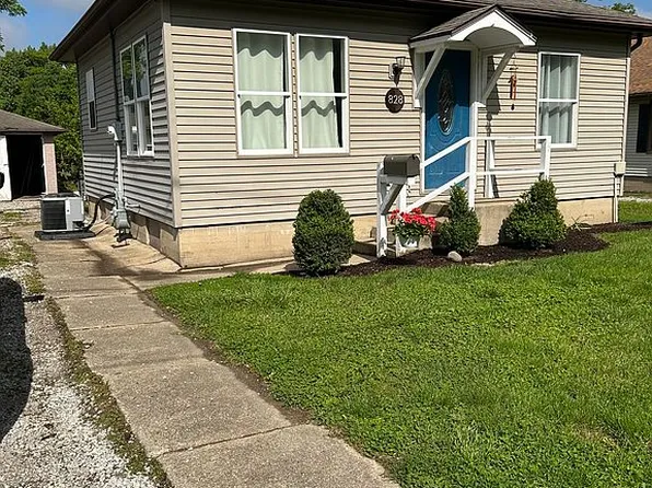 828 Freeland Ave, Hillsboro, IL 62049