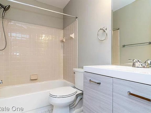 3rd image of 4256 Lilley Pointe Dr