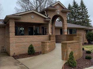 24290 Farmington Rd, Farmington Hills, MI 48336