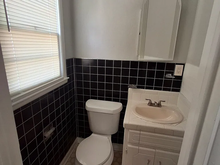 2134 NW Carroll Ave — Photo 13