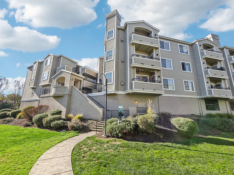 2nd image of 852 Diablo Avenue #106