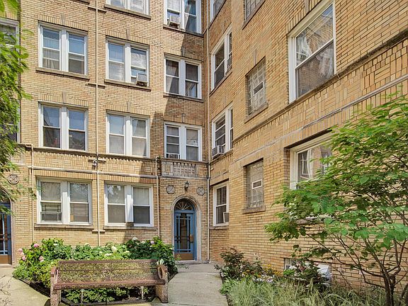 5th image of 842 W Ainslie St APT F2