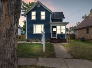 332 Edward St, Burlington, WI 53105