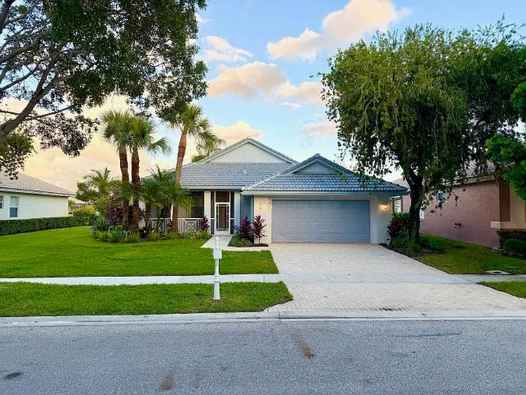 9041 Bay Harbour Cir — Photo 8