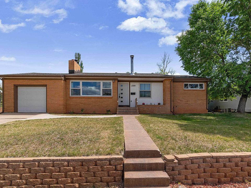 1st image of 2028 Stirling St
