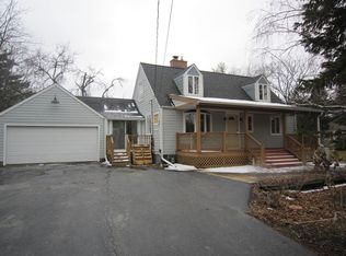 25633 W Grass Lake Rd, Antioch, IL 60002