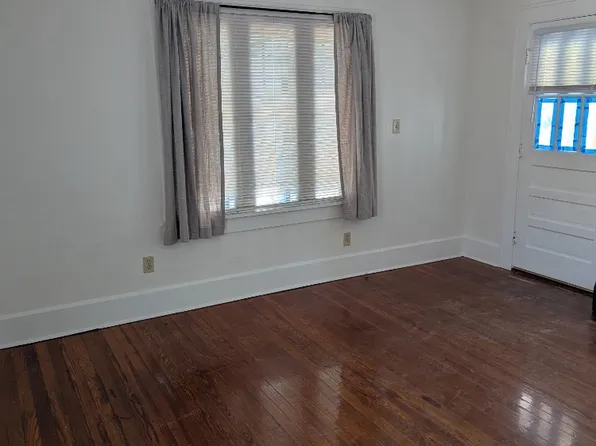 927 11th St N, Saint Petersburg, FL 33705