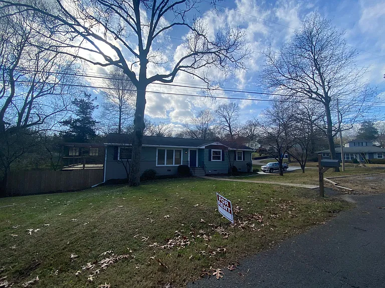 1018 Robins Crest Rd — Photo 23
