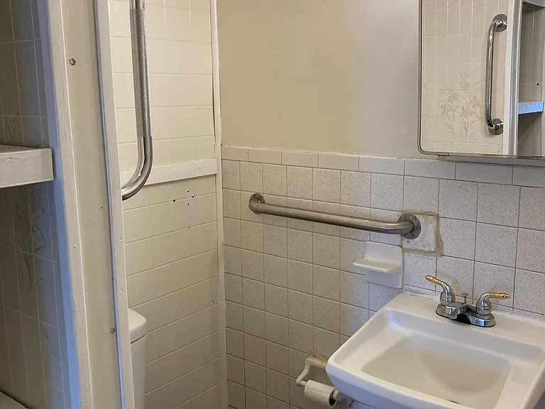 1102 Country Club Rd #1102A — Photo 8