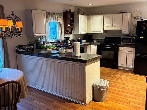 3rd image of 60 Randall Road
