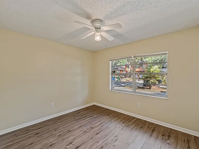 9616 N Oklawaha Ave #1/2 — Photo 25
