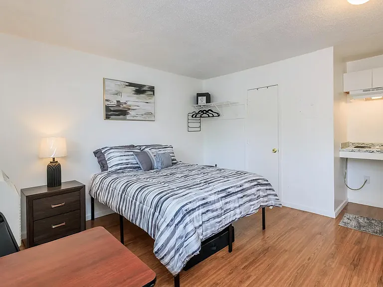 835 S Cobb Dr SE — Photo 7