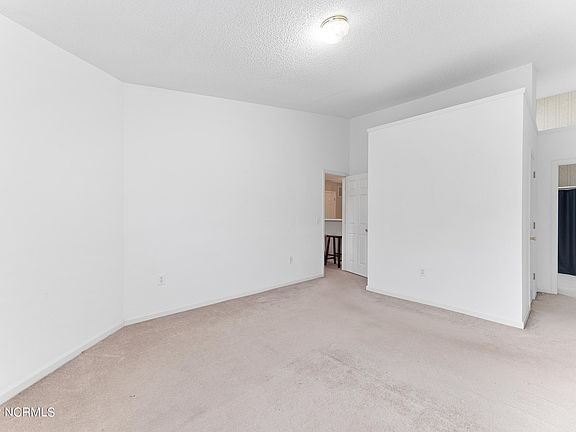 4th image of 4164 Breezewood Dr APT 204