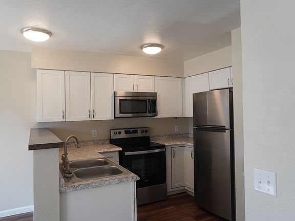 5th image of 3953 N Palm Grove Dr #1