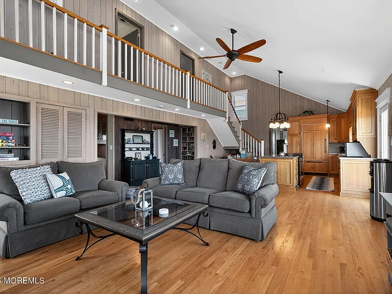 1521 Ocean Ave — Photo 14