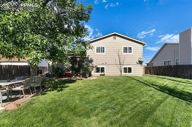 3905 Red Cedar Dr — Photo 2