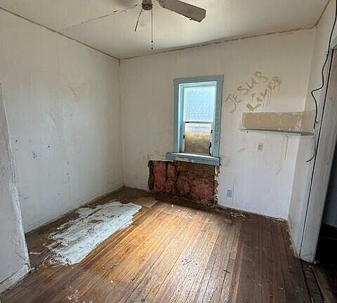 5th image of 611 Lapierre Rd