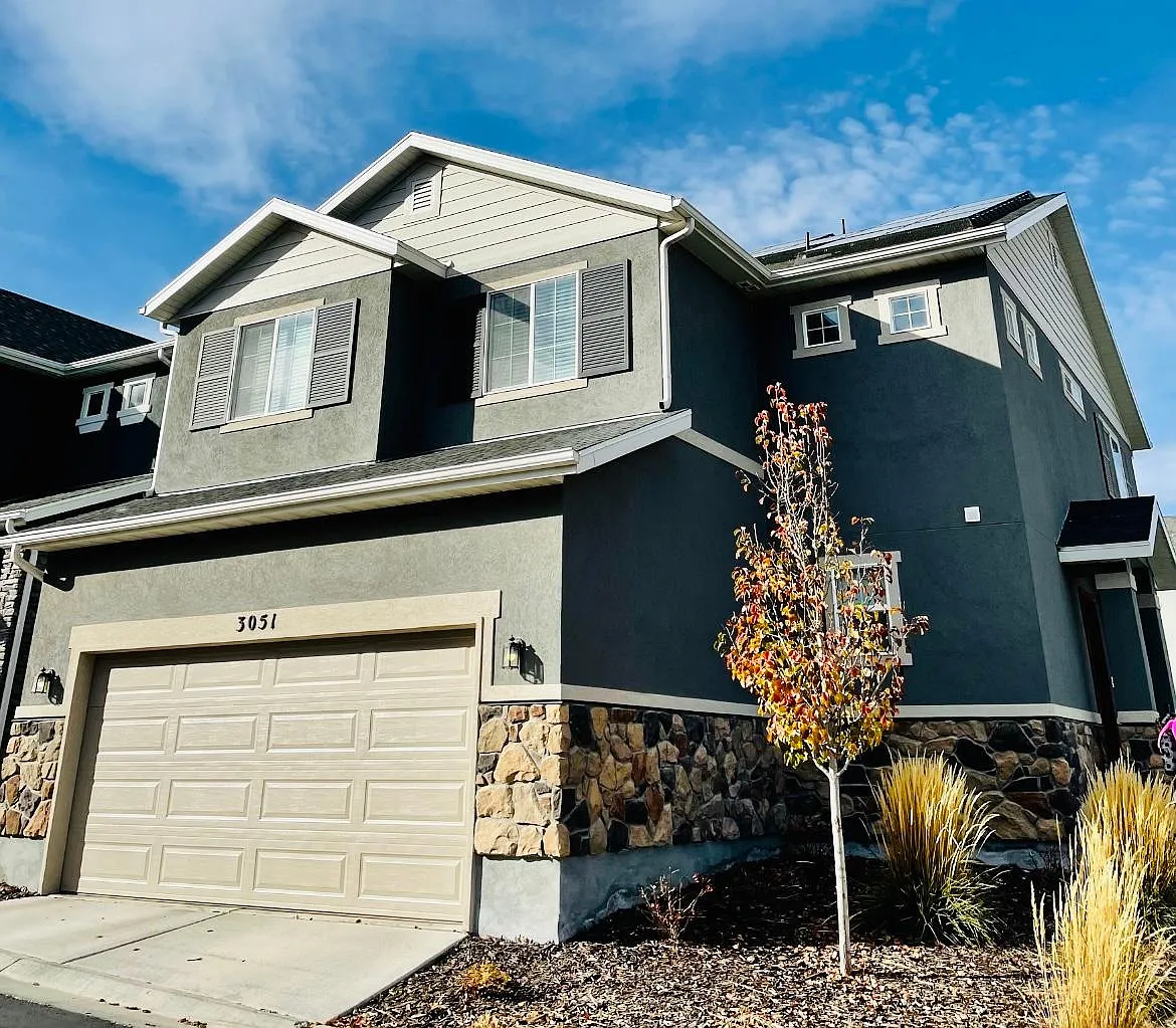 3 bed, 2.5 bath, 2970 sqft, $2,290 — Photo 1
