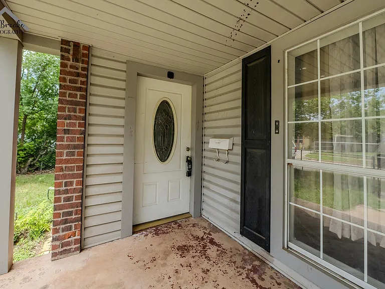 502 Marconi St — Photo 2