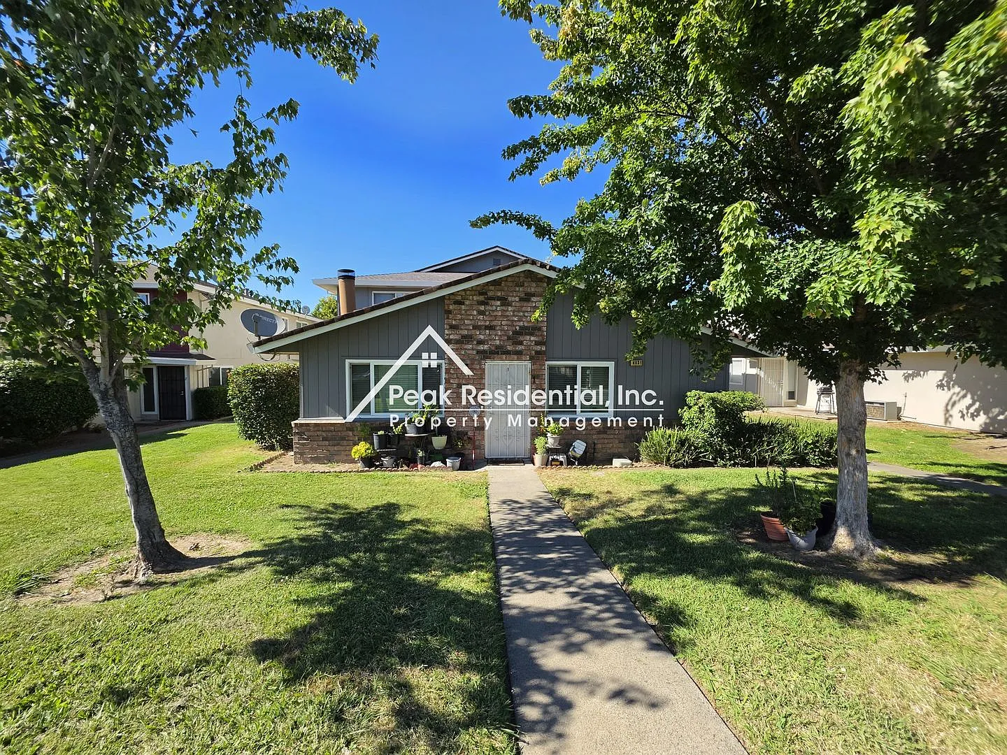 Cute 2 bd/1 ba Foothill Farms Fourplex — Photo 1