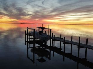 612 Island Rd, Harkers Island, NC 28531