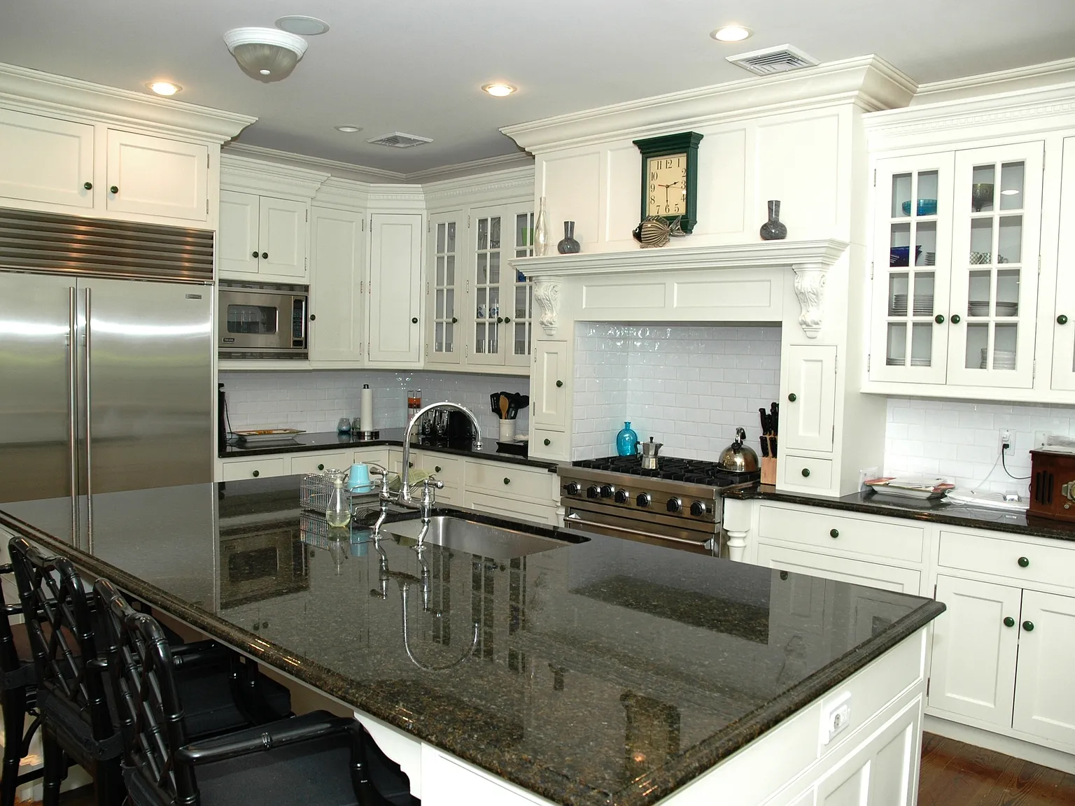 East Hamp/Wainscott 5+ Bed, 5 Baths, Heated Pool - LD Wknd $6500 — Photo 2