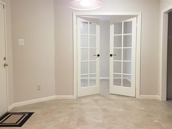 4th image of 3822 Hill Springs Dr