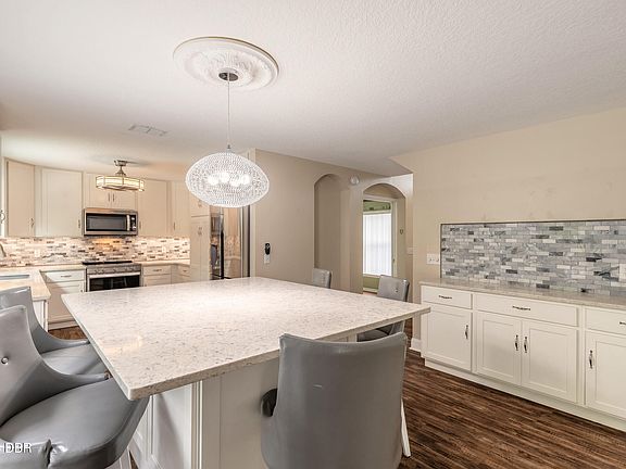 5th image of 1095 Horizon View Blvd