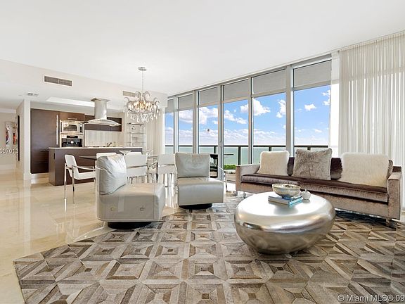 4th image of 3737 Collins Ave #S-1403