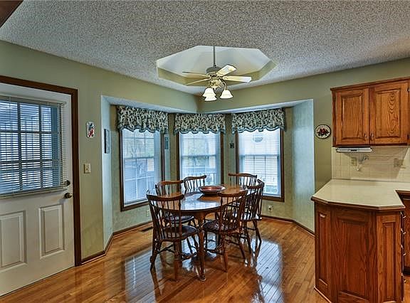 3rd image of 2907 S Viking Ct