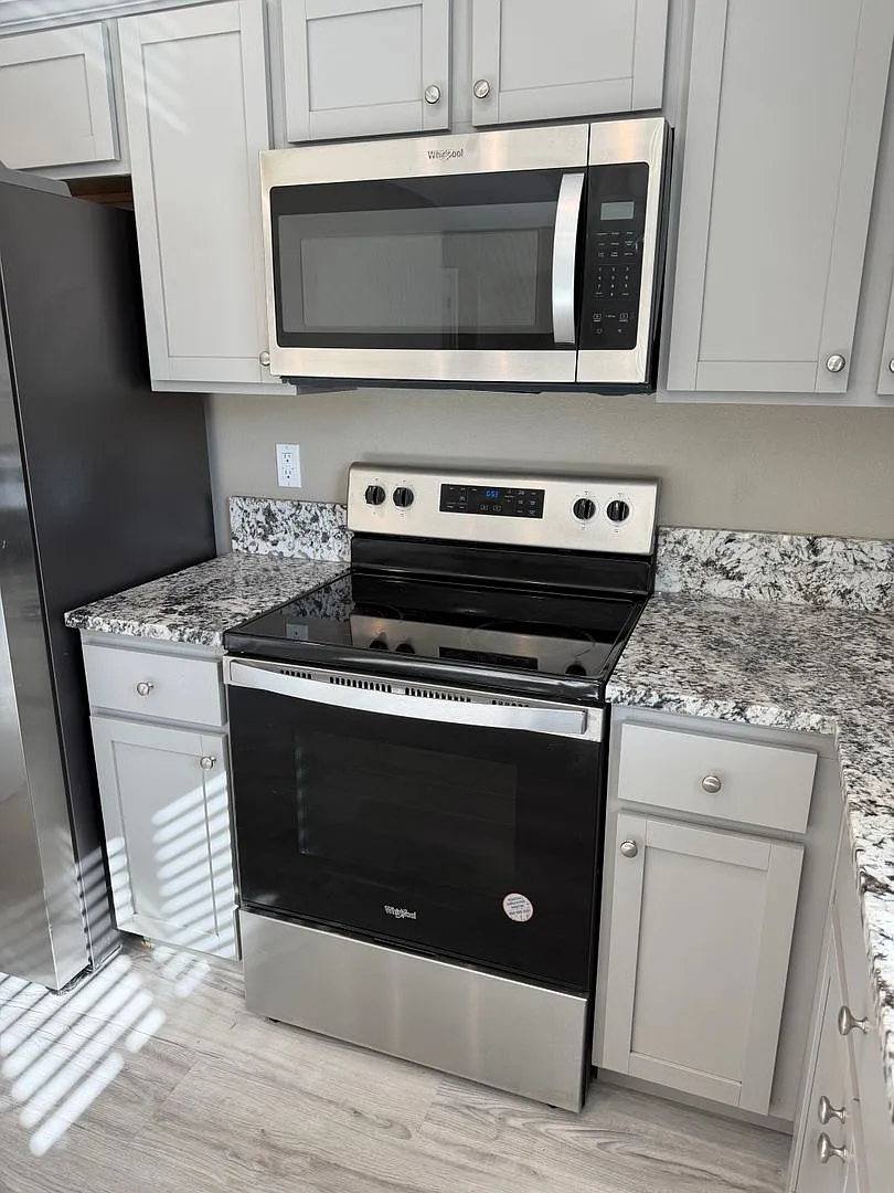 Starlite Homes LLC - 785 — Photo 4