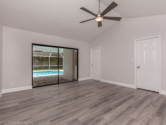 4th image of 9077 NW 47th Ct