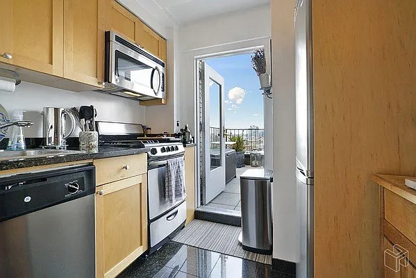 Rented by Halstead Real Estate | media 13