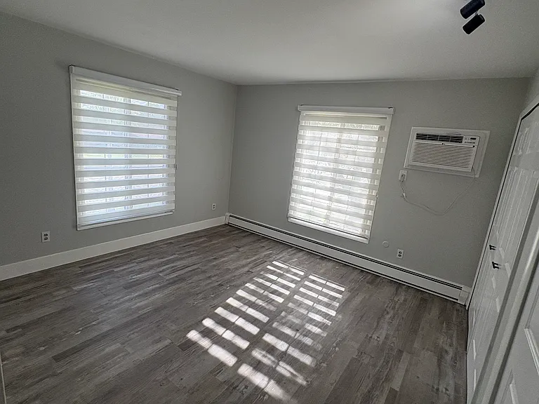 2356 W 14 Mile Rd — Photo 19