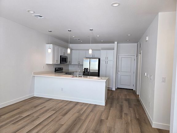 3rd image of 10530 W Hammer Ln #10547