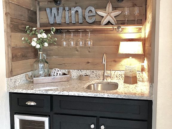 Wine Bar with fridge