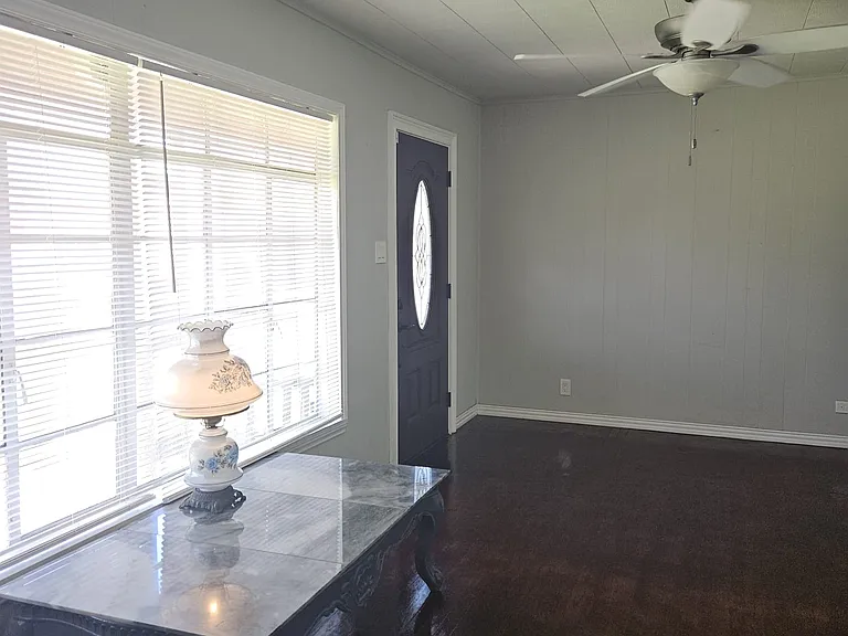 102 Overhill Dr — Photo 4