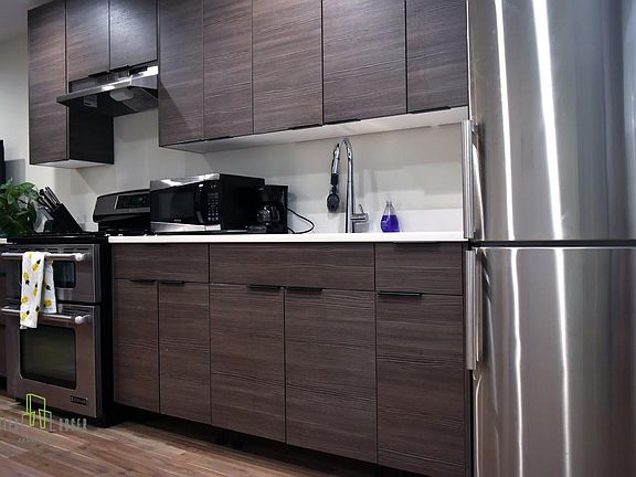 4th image of 419 W Eugenie St #2