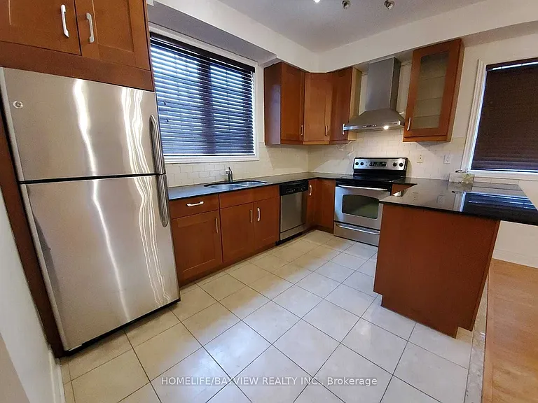 215 16th Ave #18 — Photo 2
