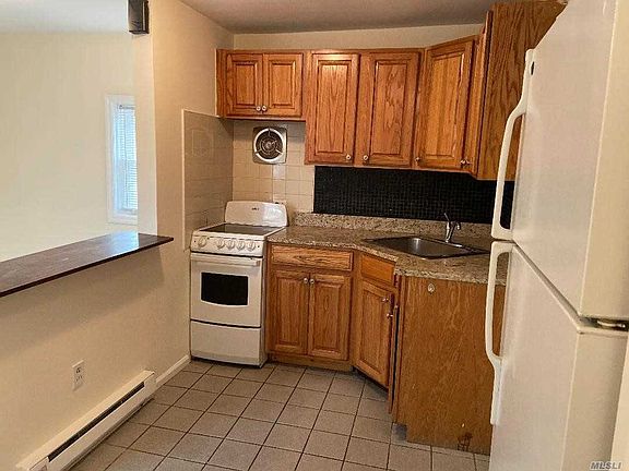 5th image of 14 Bayville Ave APT 7