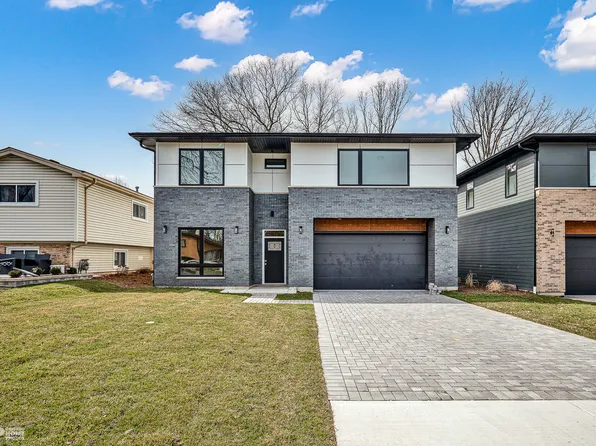 154 N Edgewood Ave, Wood Dale, IL 60191