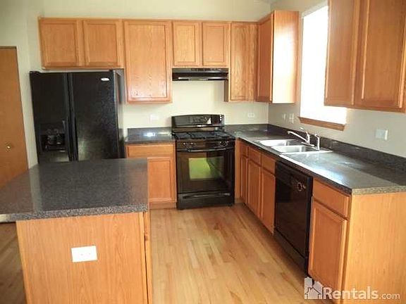 4th image of 1827 Woodside Dr