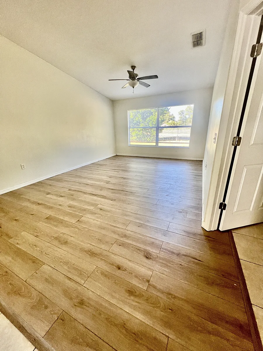 Building Photo - 37215 Grassy Hill Ln #1