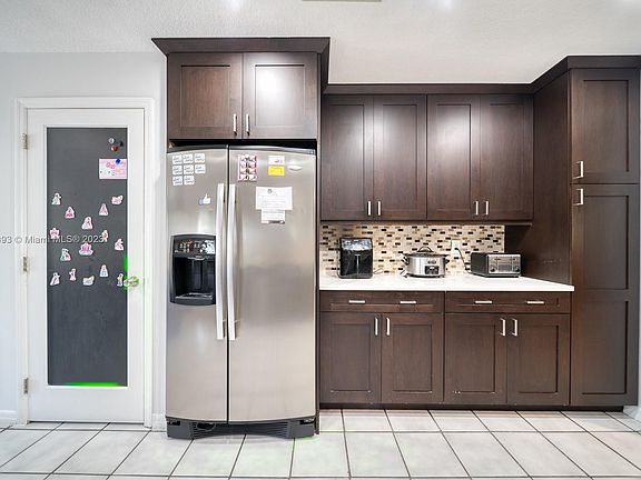 4th image of 20272 SW 85th Ave