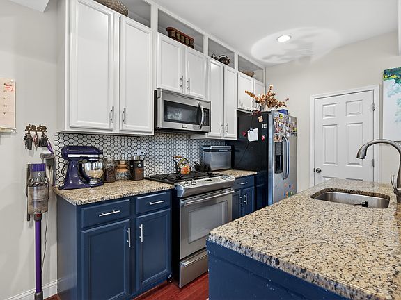 2nd image of 316 Todd Pl NE