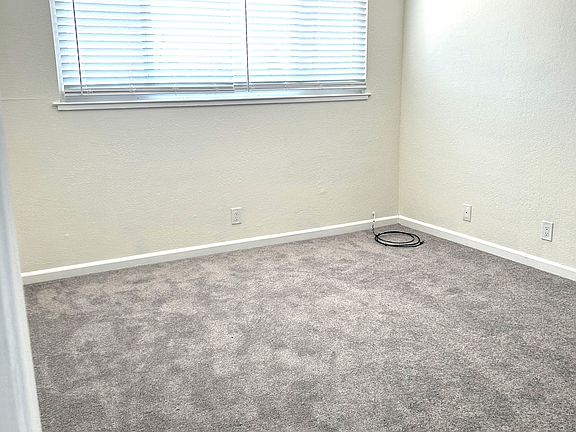 2nd image of 257 Poplar Ave APT 6