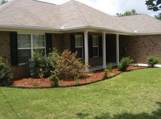 200 Creekside Cir, Ellabell, GA 31308